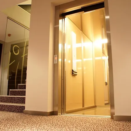 Avance Hotel 4*