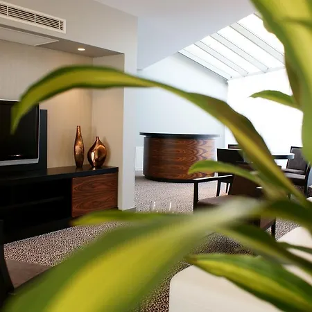 Avance Отель 4*