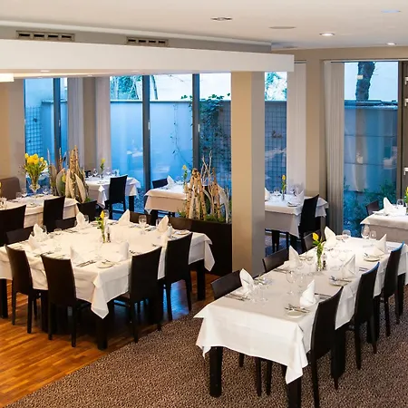 أفانسي فندق 4*