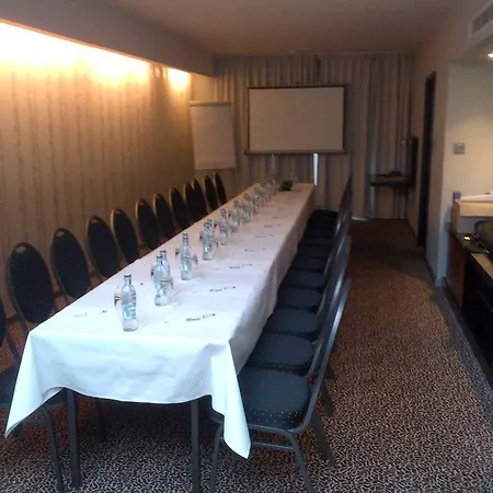 أفانسي فندق 4*