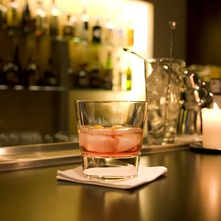 Avance Hotel